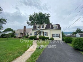 2216 Lincoln Dr in Williamsport, PA - Building Photo - Building Photo