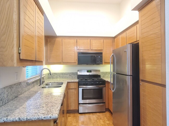 6930 Gregorich Dr in San Jose, CA - Building Photo - Building Photo