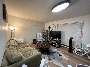 104 Marilyn St in Columbus, TX - Building Photo - Building Photo
