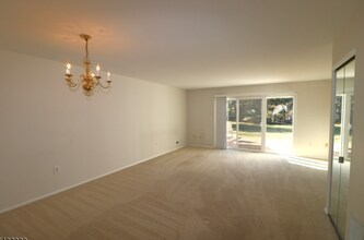 204 Red Crest Ln in Branchburg, NJ - Building Photo - Building Photo