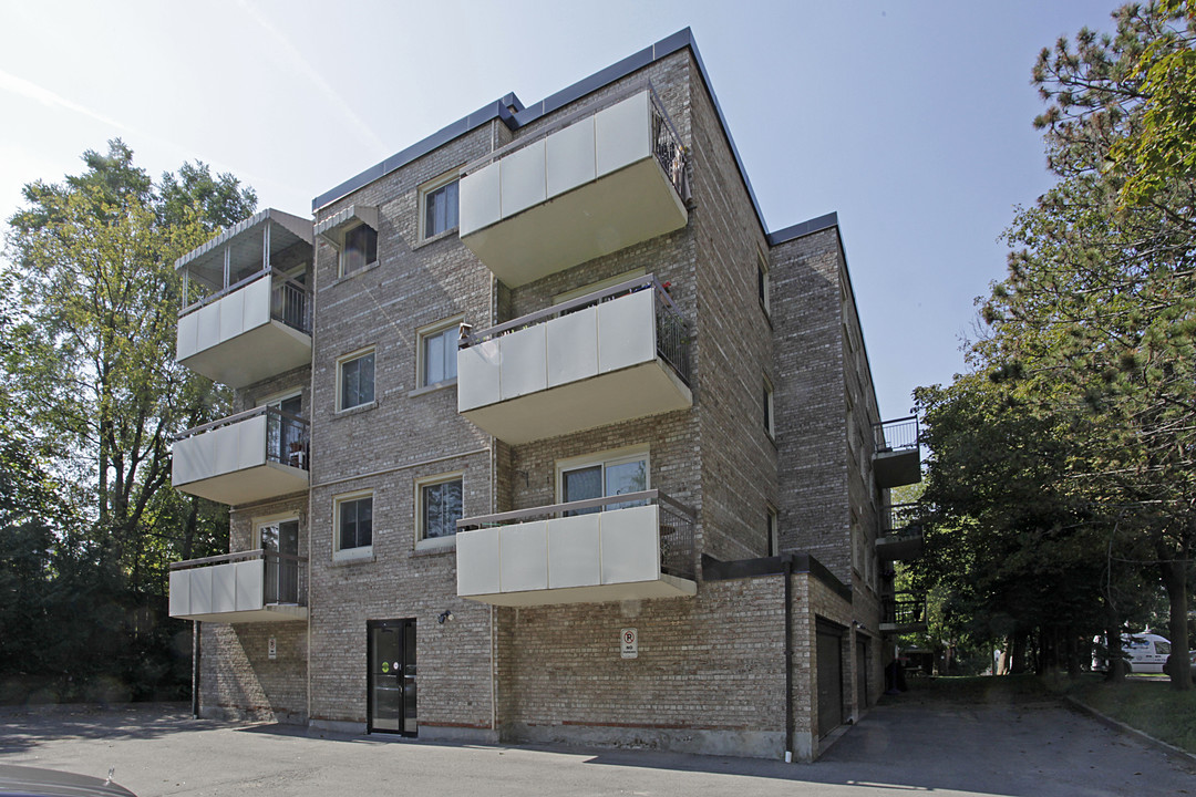 21 Elizabeth St S in Richmond Hill, ON - Building Photo