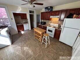 234 Cypress St, Unit 2 in Brookline, MA - Building Photo