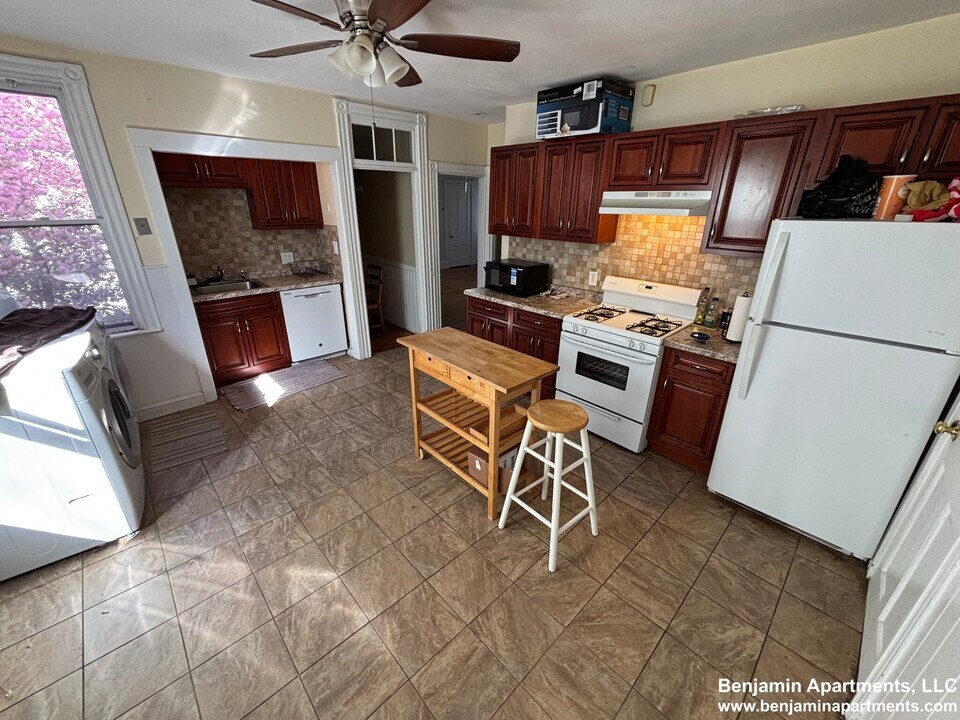234 Cypress St, Unit 2 in Brookline, MA - Foto de edificio