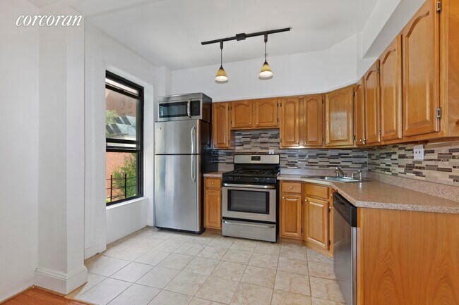 135 Adelphi St-Unit -: 2 in Brooklyn, NY - Foto de edificio - Building Photo