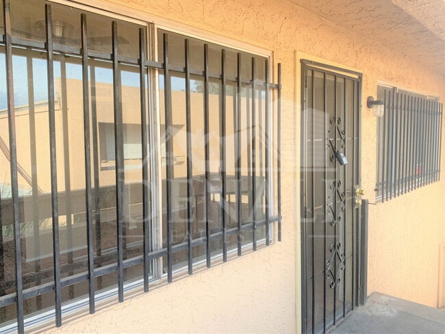 2804 N 43rd Ave in Phoenix, AZ - Building Photo - Building Photo