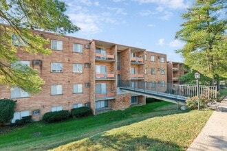 Field Terrace Apartments in Cincinnati, OH - Foto de edificio - Building Photo