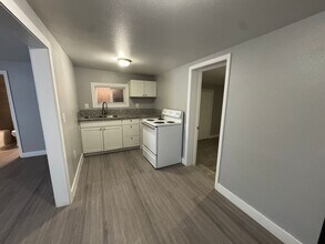602 W McWilliams Ave in Las Vegas, NV - Building Photo - Building Photo