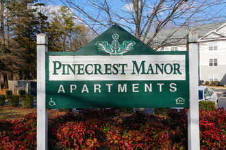 Pinecrest Manor Apartments in Charlotte, NC - Building Photo - Building Photo