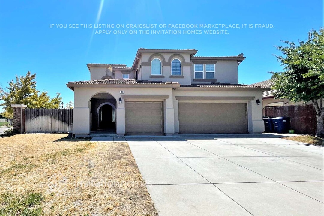 1011 Warhol Way in Oakley, CA - Building Photo