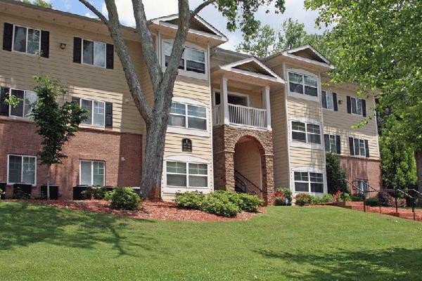 Tuscany Village Apartments in Clarkston, GA - Building Photo