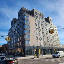 63-68-68 Austin St in Queens, NY - Building Photo