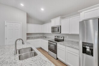 8138 Lumber Wy in Jacksonville, FL - Building Photo - Building Photo