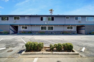 California St Apartments in Mountain View, CA - Building Photo - Building Photo