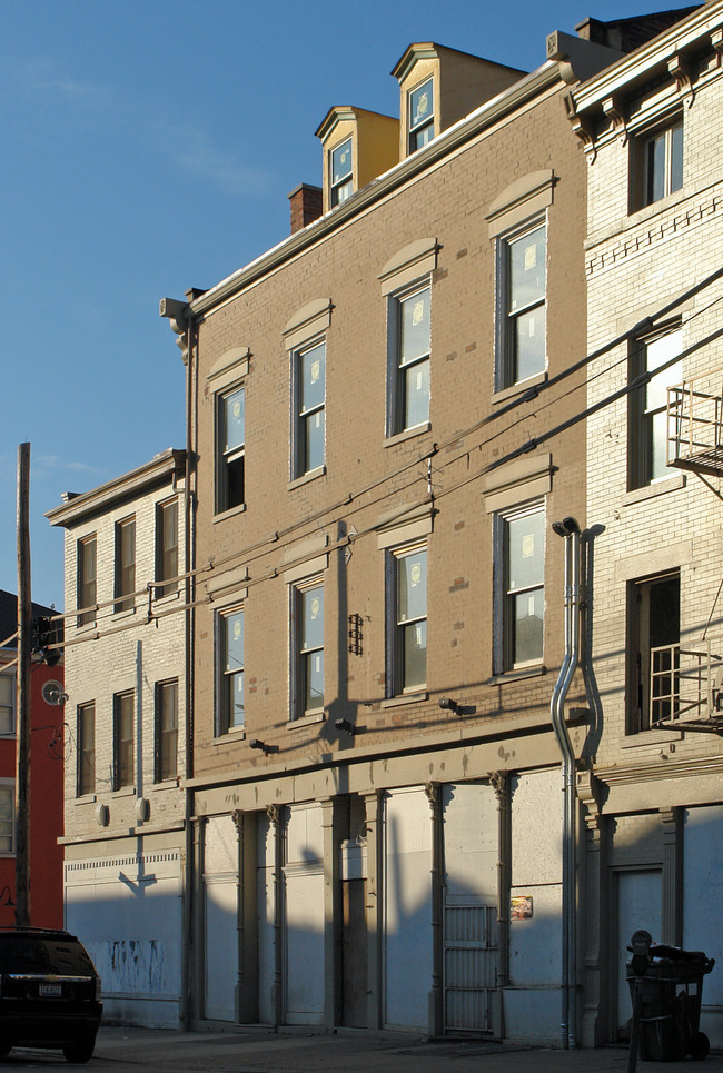 1703 Vine St in Cincinnati, OH - Building Photo - Building Photo