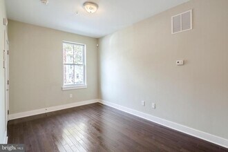 2012 W Girard Ave in Philadelphia, PA - Building Photo - Building Photo