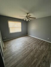 4701 N 26th Ln in Phoenix, AZ - Building Photo - Building Photo