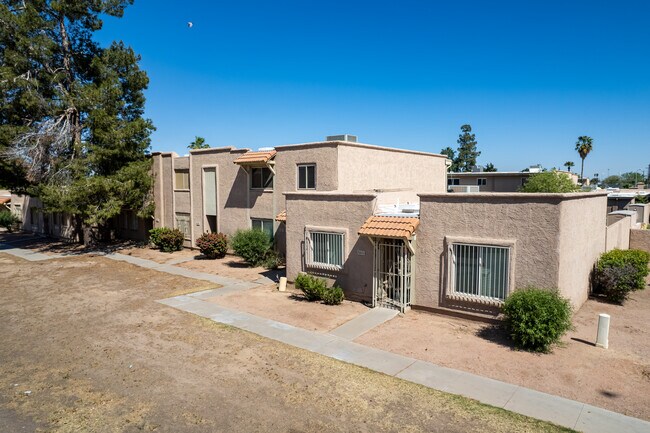 8226 N 32nd Dr in Phoenix, AZ - Foto de edificio - Building Photo
