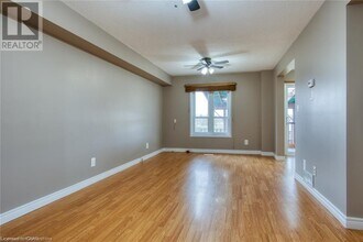 90 Mooregate Crescent in Kitchener, ON - Building Photo - Building Photo