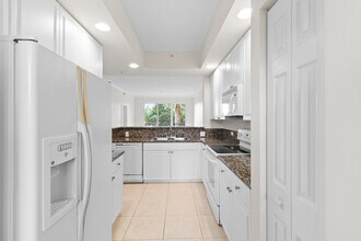 26 Royal Palm Way in Boca Raton, FL - Building Photo - Building Photo