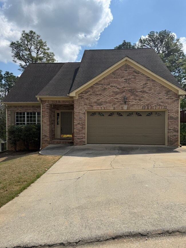 2722 Wellington Dr in Pelham, AL - Building Photo - Building Photo