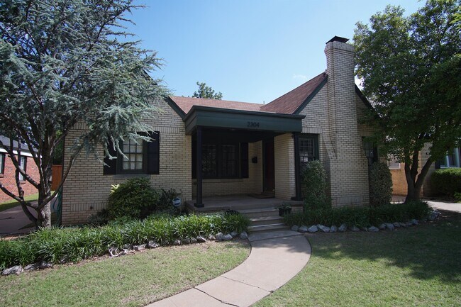 2304 NW 28th St in Oklahoma City, OK - Building Photo - Building Photo