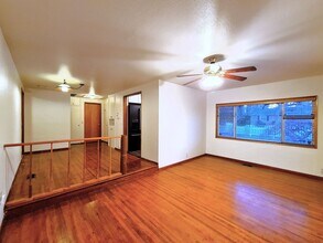 415 NE 128th Ave in Portland, OR - Building Photo - Building Photo