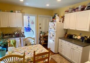 10 Clifton St, Unit 1 in Somerville, MA - Building Photo - Building Photo
