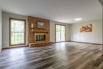 851 Sutton Ct in Lincolnshire, IL - Building Photo - Building Photo