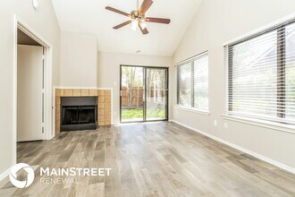 2048 Wanderlust Dr in Lewisville, TX - Foto de edificio - Building Photo