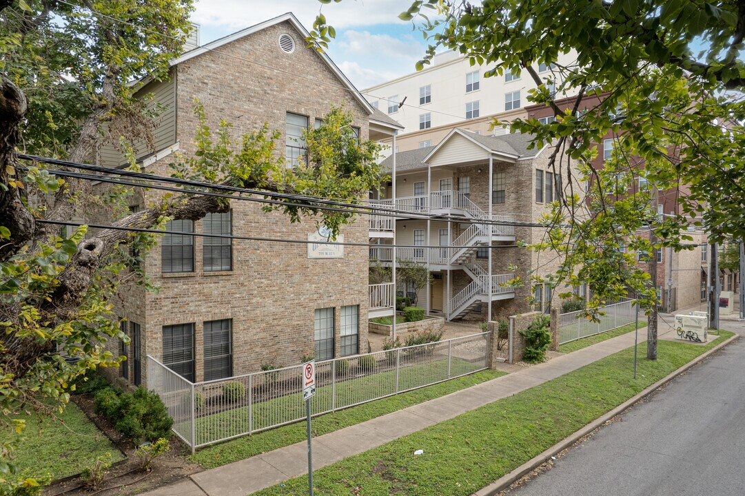 The Georgian in Austin, TX - Building Photo
