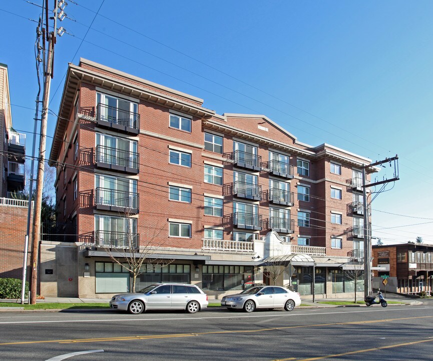 Howard Park Apartments in Seattle, WA - Foto de edificio