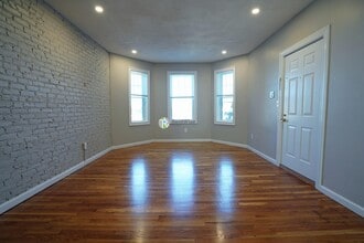 14 Lorraine Ter, Unit 2 in Boston, MA - Foto de edificio - Building Photo