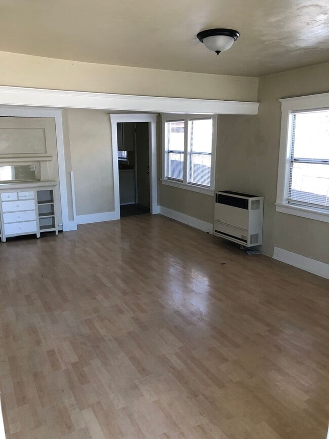 1381-1385 Raymond Ave in Long Beach, CA - Building Photo - Building Photo