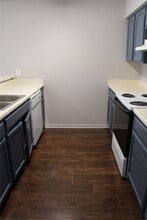 10001 Westpark Dr in Houston, TX - Building Photo - Building Photo