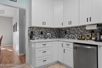 6507 Shoshonee Dr in Ocean Springs, MS - Building Photo - Building Photo