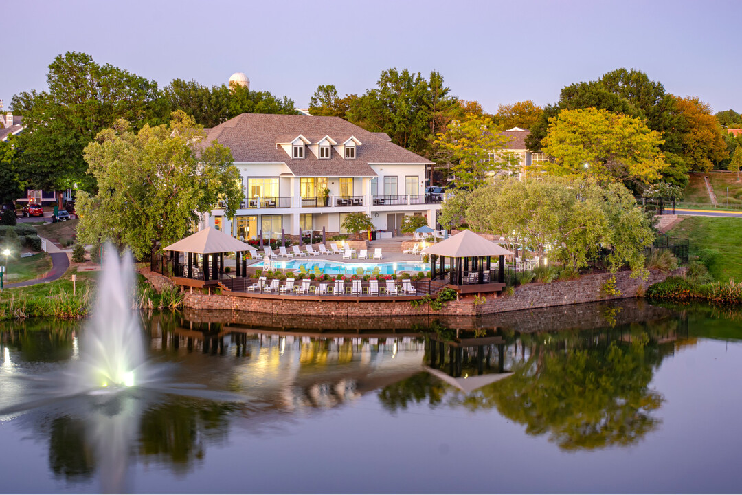 Lakeside Apartments in Centreville, VA - Building Photo