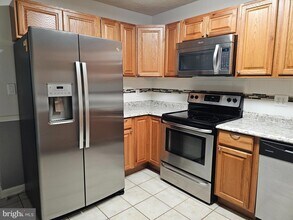 726 Olde Greenwich Cir in Fredericksburg, VA - Building Photo - Building Photo