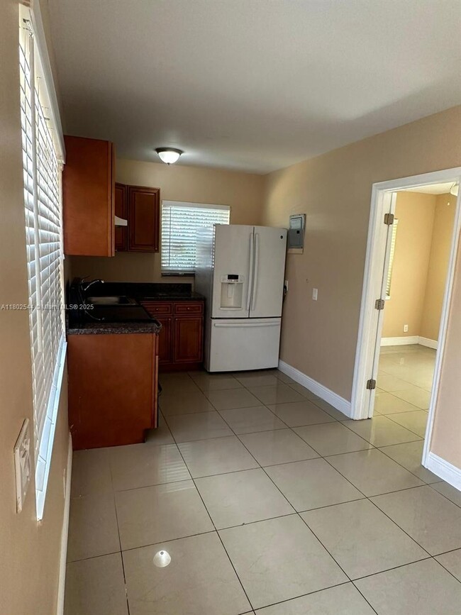 property at 1909 Plunkett St