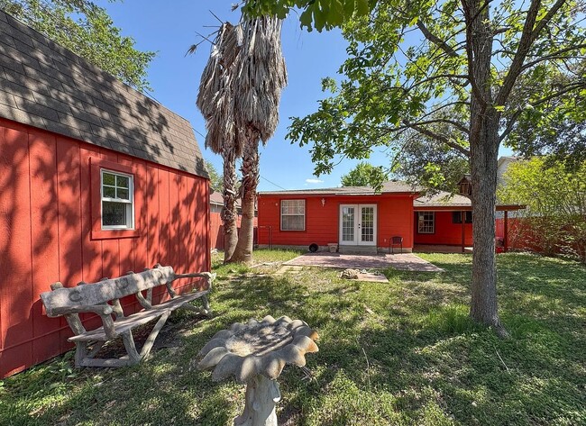 311 Lebanon St in San Antonio, TX - Foto de edificio - Building Photo