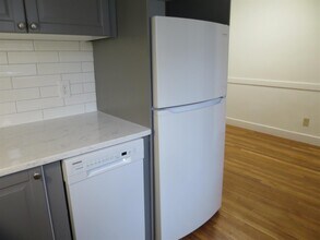 32 College Ave, Unit 3 in Somerville, MA - Foto de edificio - Building Photo