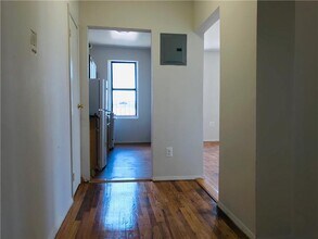 225 W 233rd St in Bronx, NY - Building Photo - Building Photo