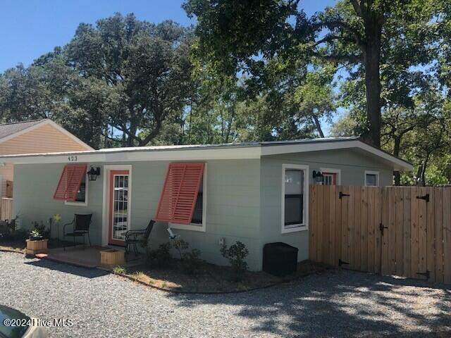 423 Crowell St in Oak Island, NC - Building Photo - Building Photo