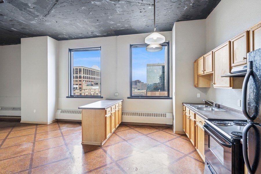 Commerce Building Apartments in St. Paul, MN - Building Photo