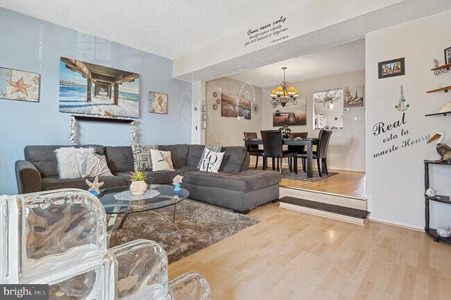 107 Highshire Ct in Dundalk, MD - Building Photo - Building Photo