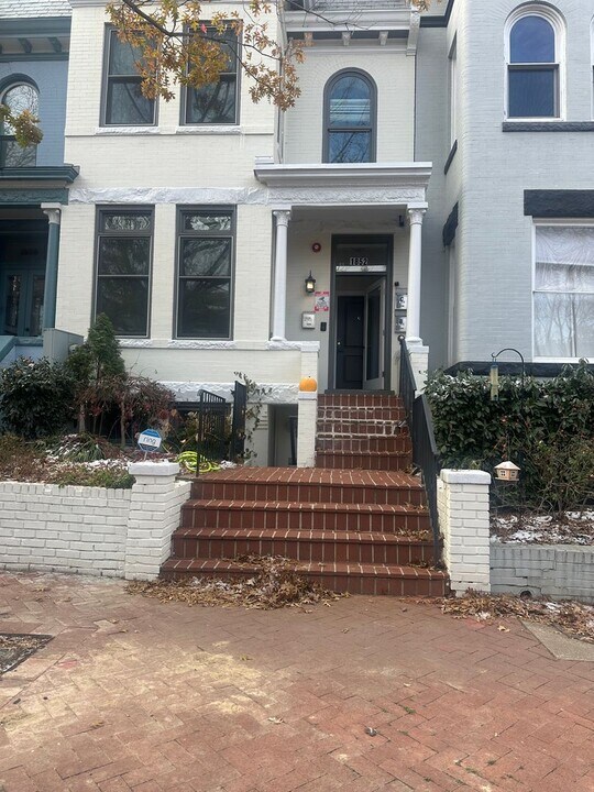 1852 3rd St NW in Washington, DC - Building Photo