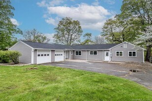 20 Park Lane Rd in New Milford, CT - Building Photo