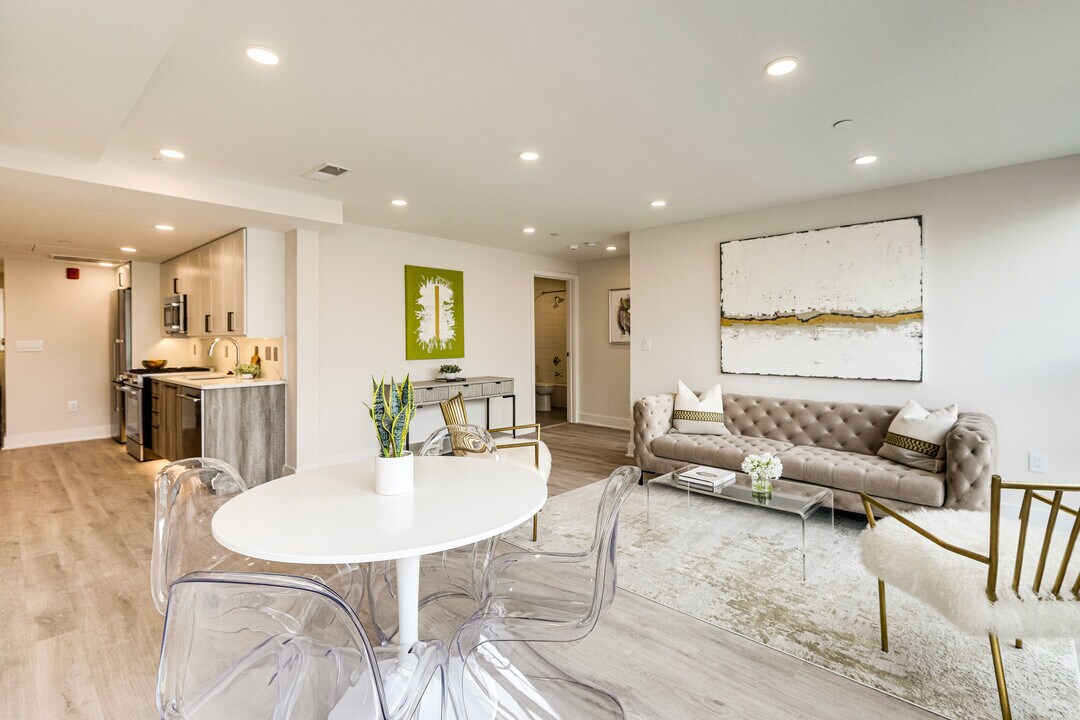 Define 14 in Washington, DC - Building Photo