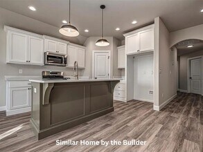 1947 W Flintlock Wy in Mustang, OK - Building Photo - Building Photo