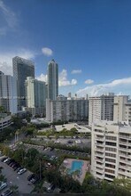 1450 Brickell Bay Dr in Miami, FL - Building Photo - Building Photo