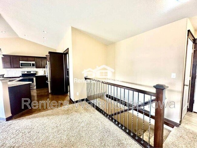 9664 Alderwood Dr in West Des Moines, IA - Building Photo - Building Photo